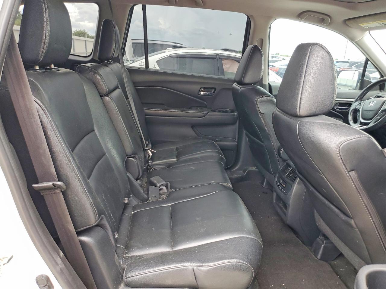 2017 HONDA PILOT