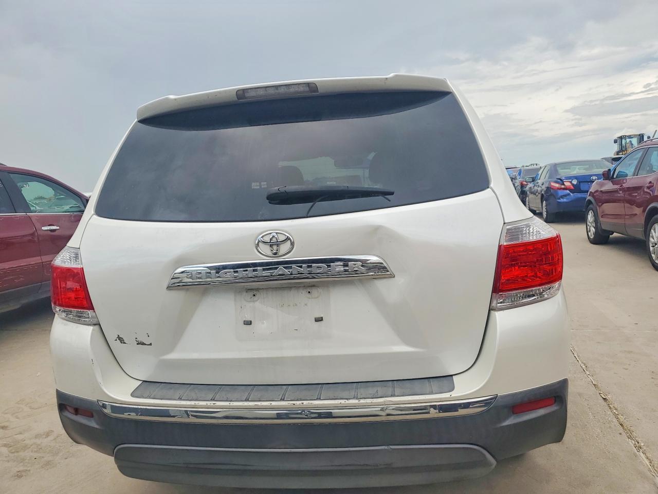 2011 TOYOTA HIGHLANDER