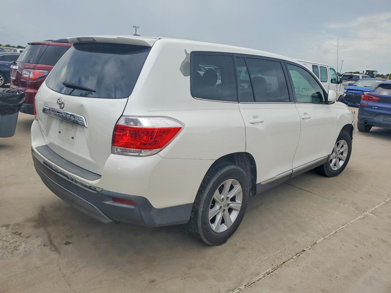 2011 TOYOTA HIGHLANDER