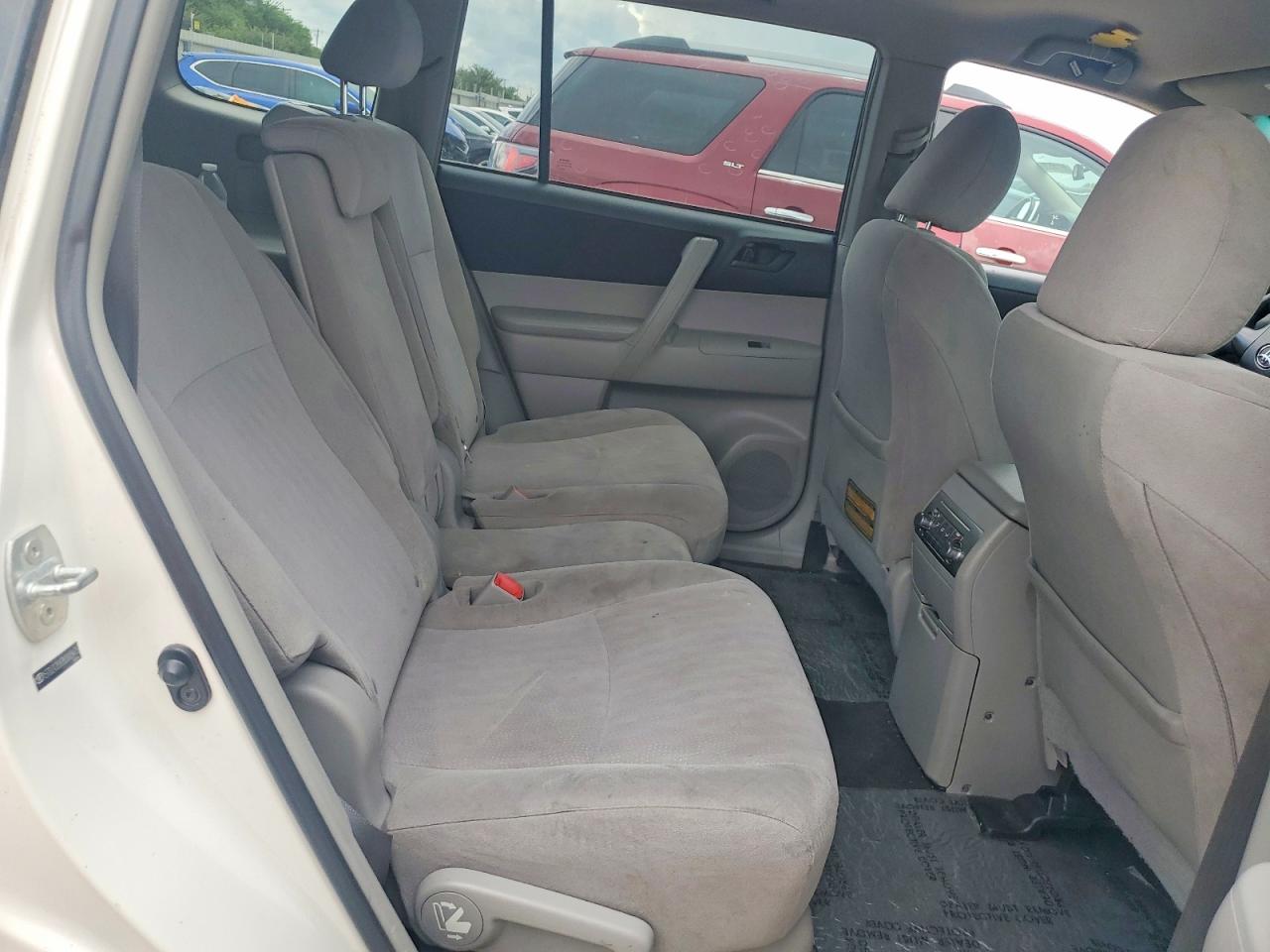 2011 TOYOTA HIGHLANDER