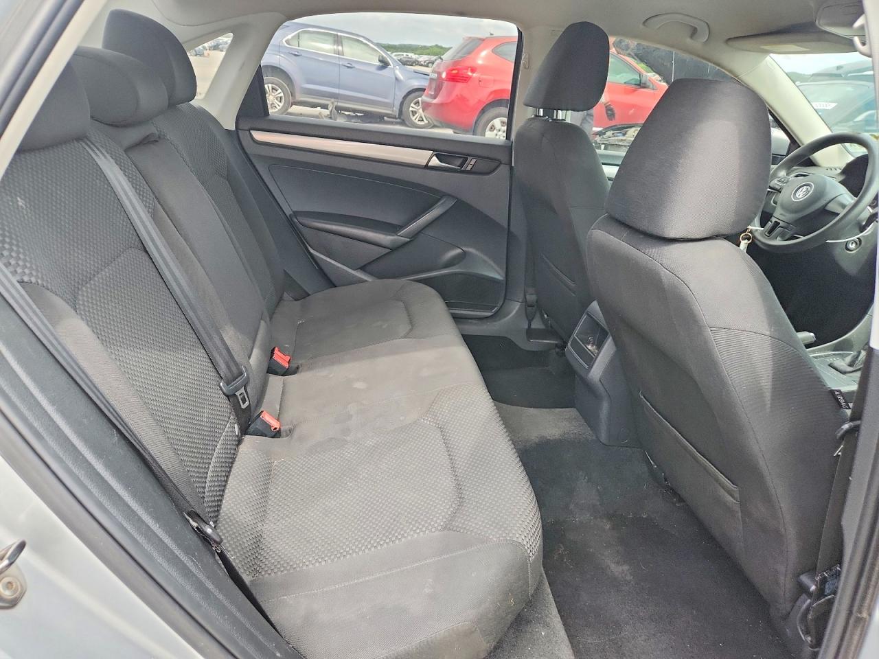 2013 VOLKSWAGEN PASSAT