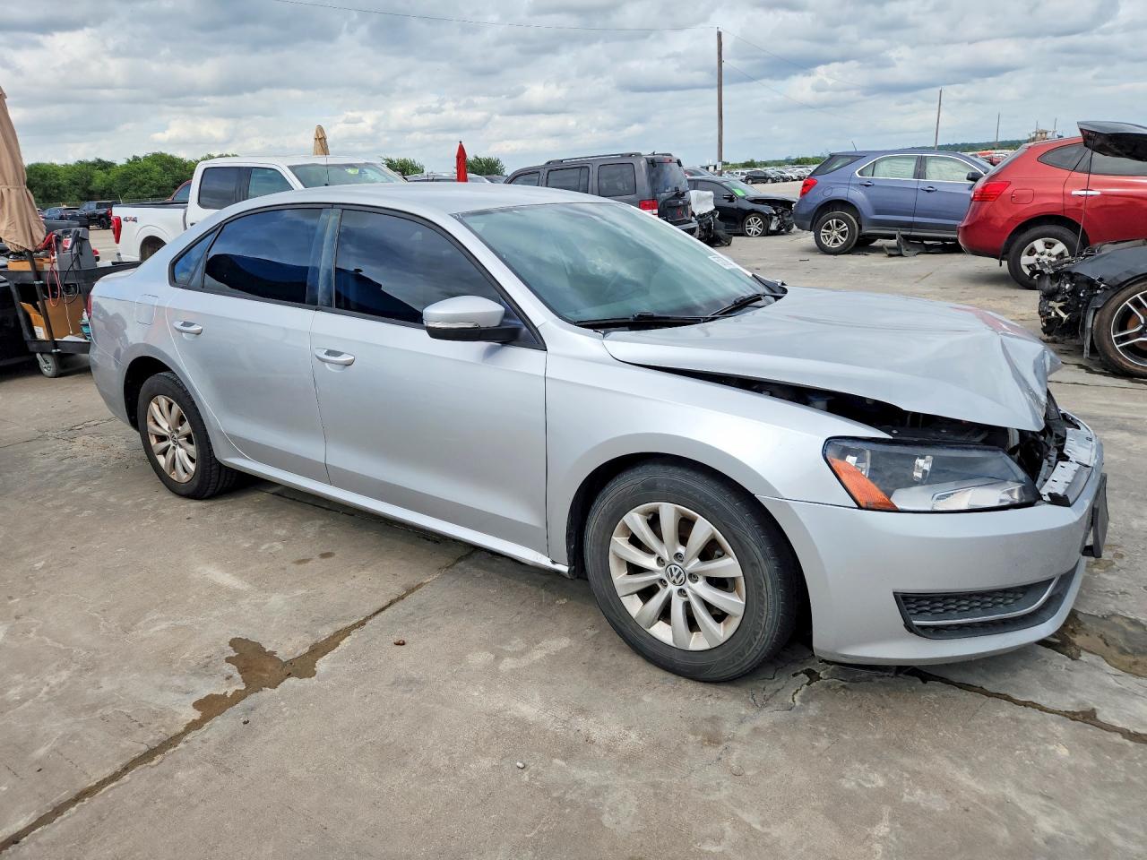 2013 VOLKSWAGEN PASSAT