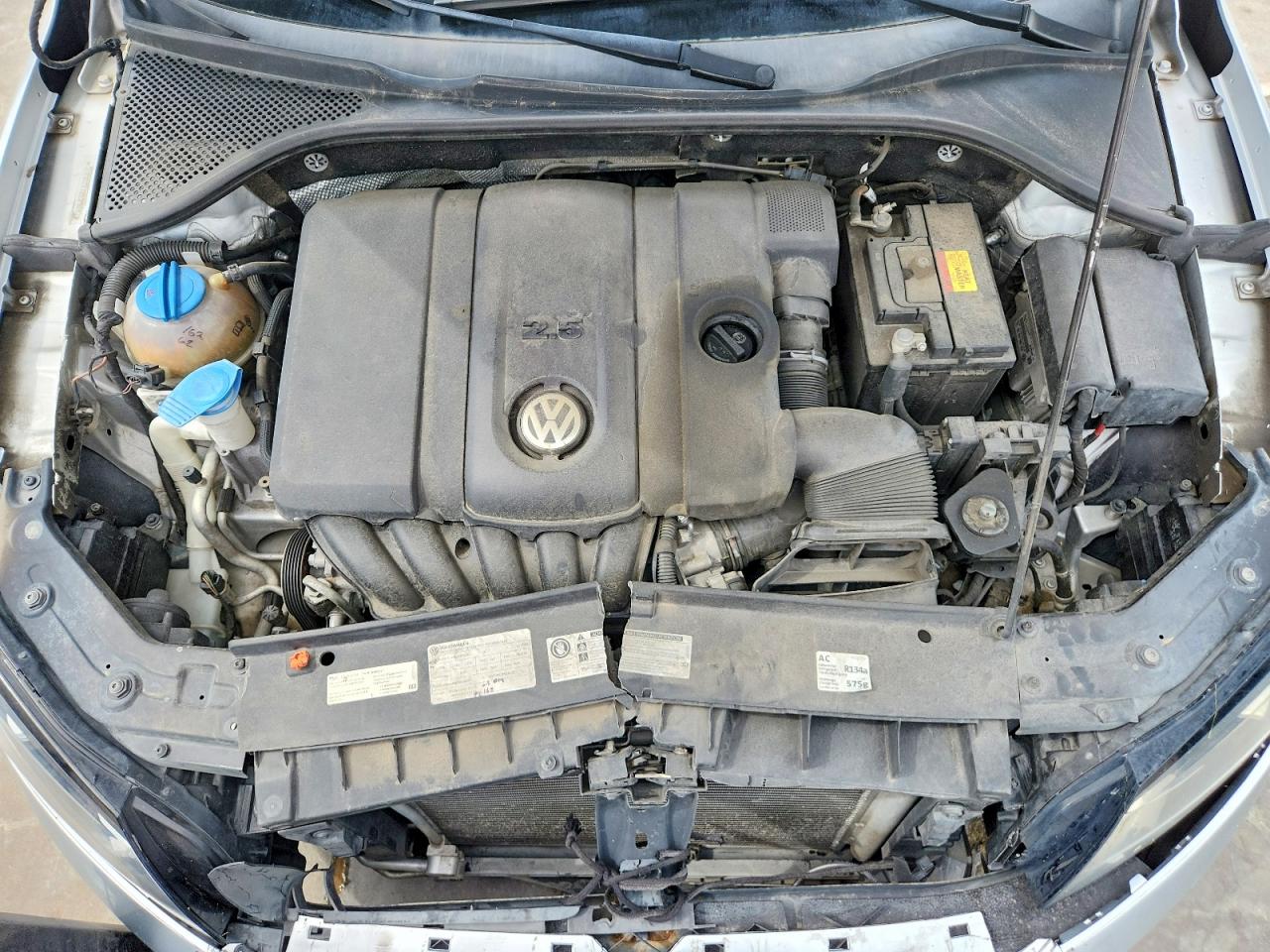 2013 VOLKSWAGEN PASSAT