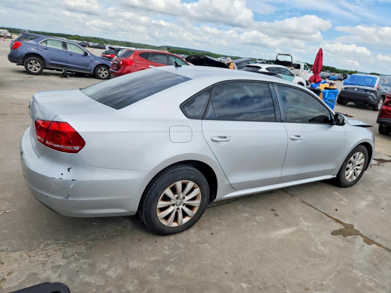 2013 VOLKSWAGEN PASSAT