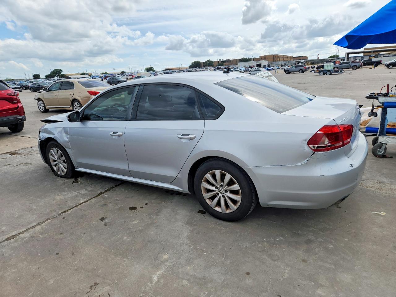 2013 VOLKSWAGEN PASSAT