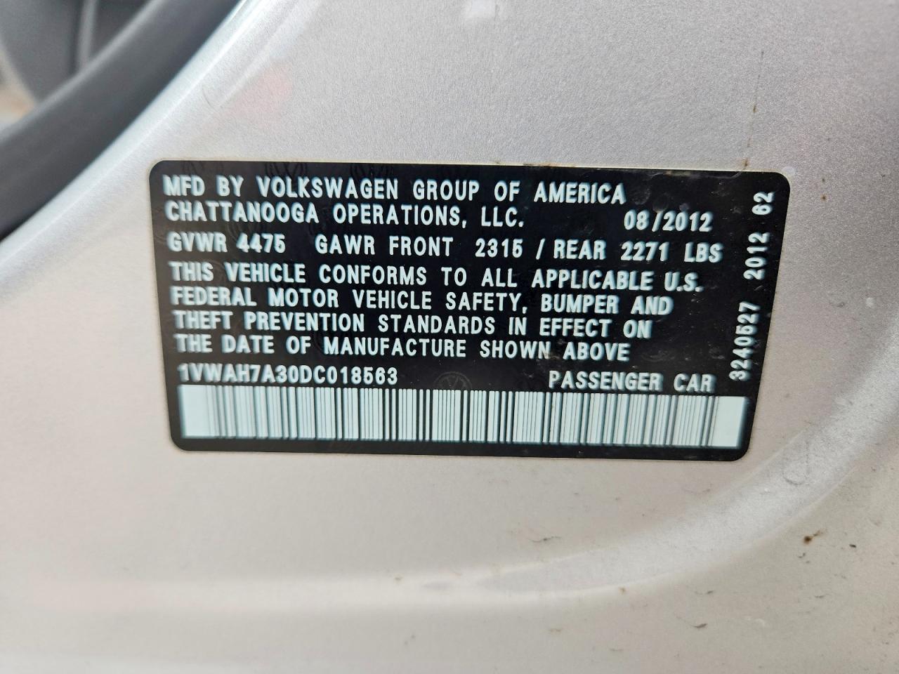 2013 VOLKSWAGEN PASSAT