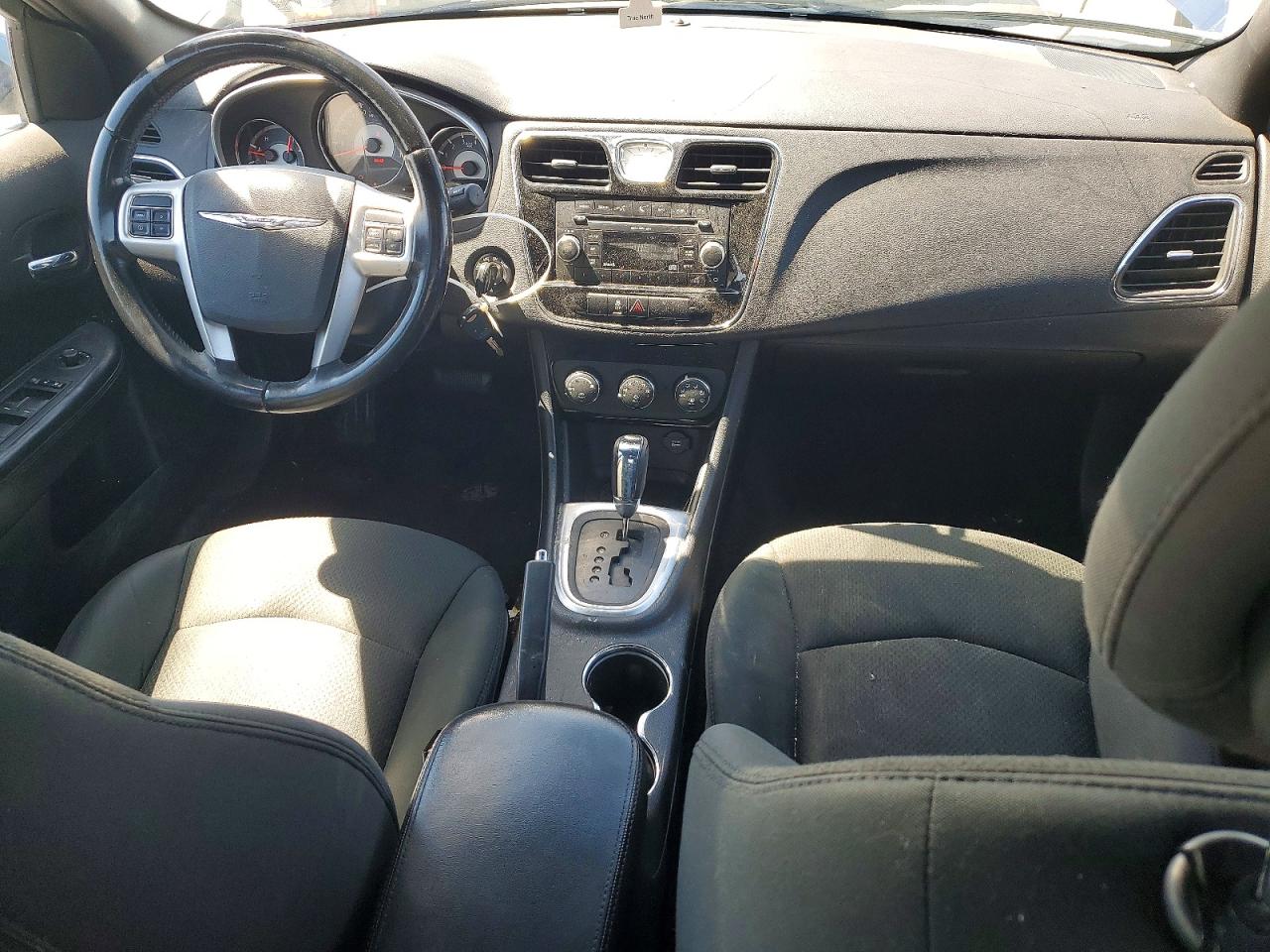 2011 CHRYSLER 200