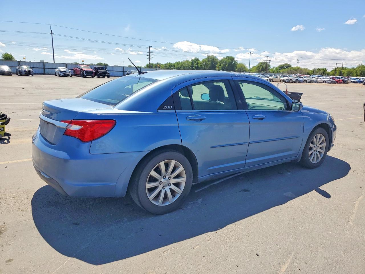 2011 CHRYSLER 200