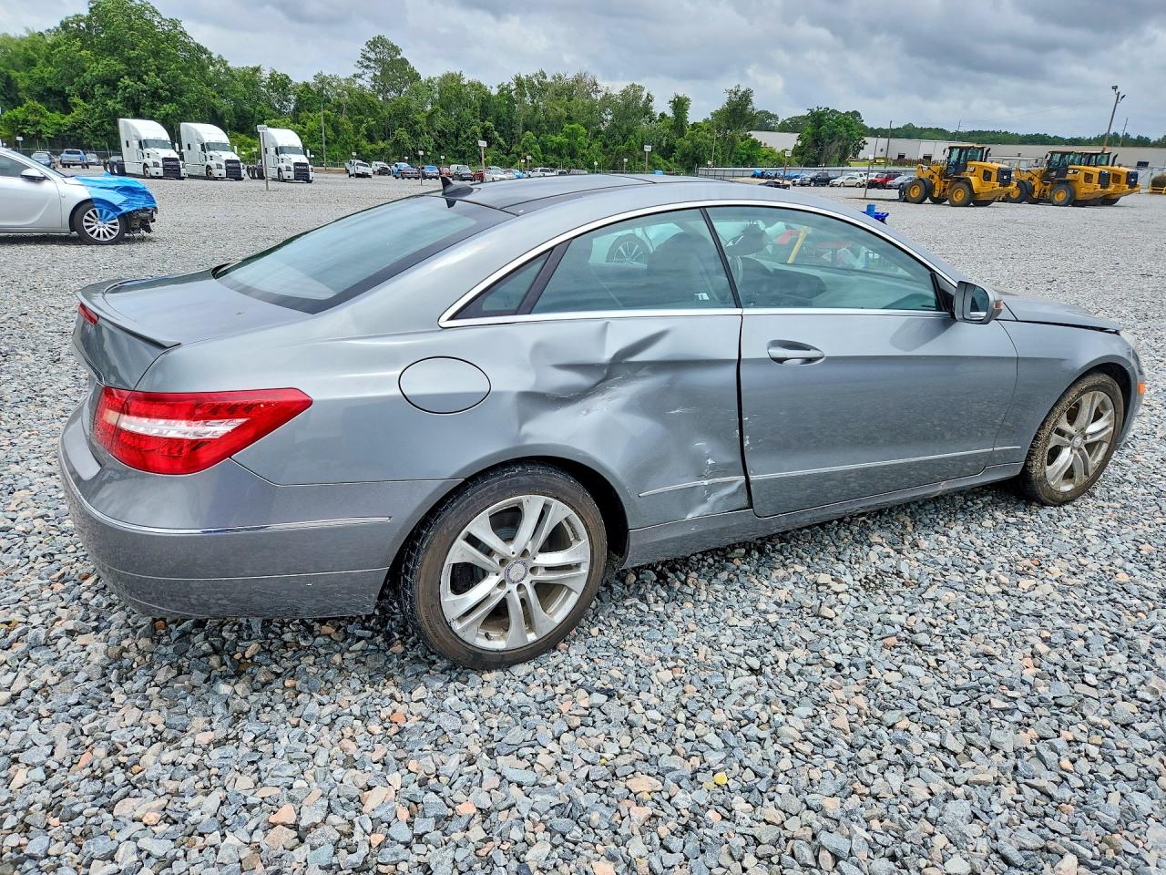 2010 MERCEDES-BENZ E-CLASS
