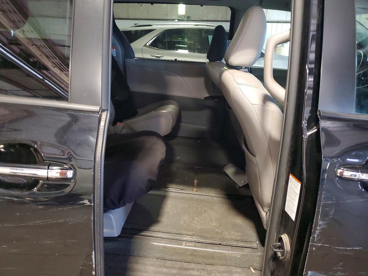 2015 TOYOTA SIENNA