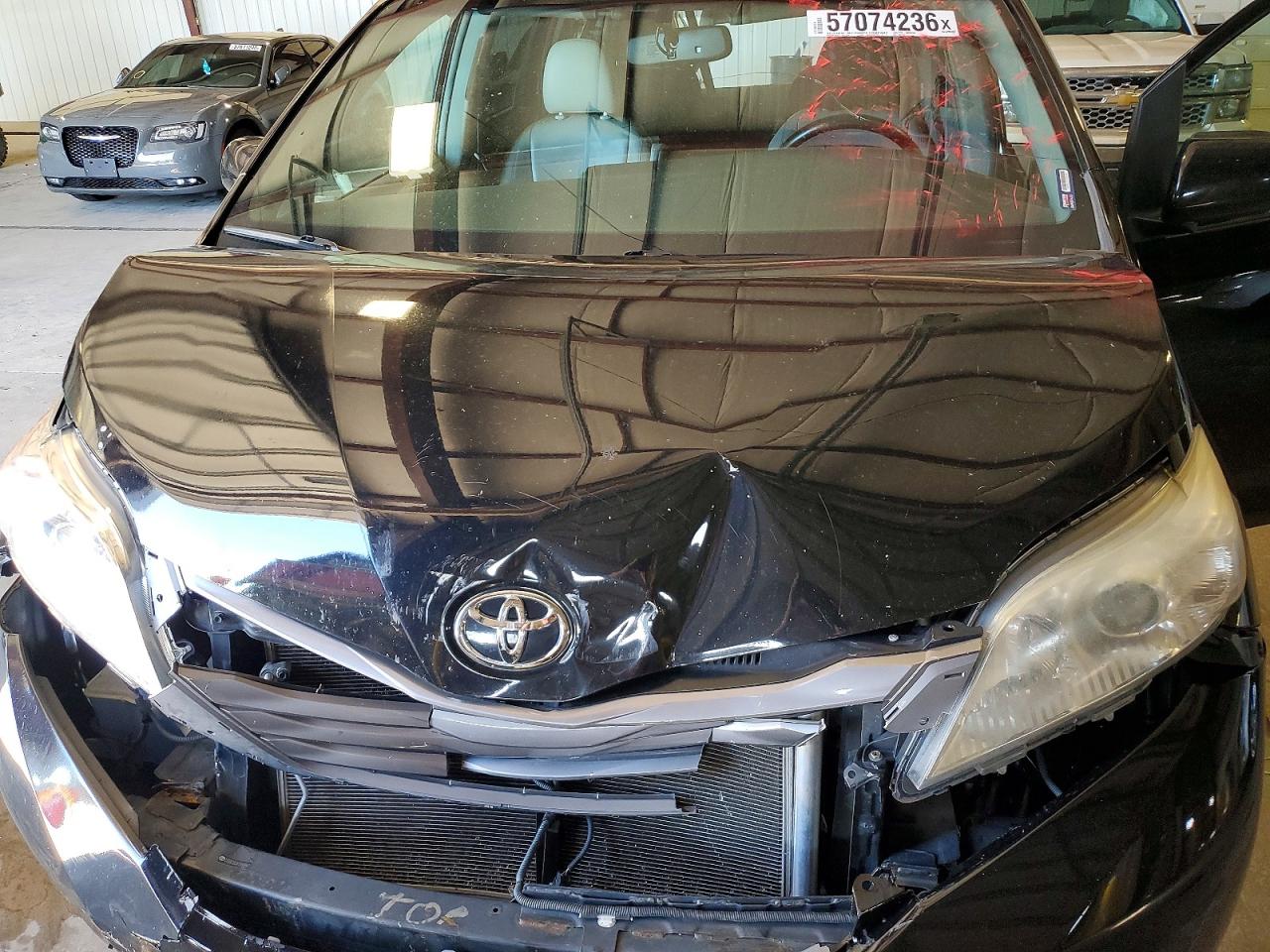 2015 TOYOTA SIENNA