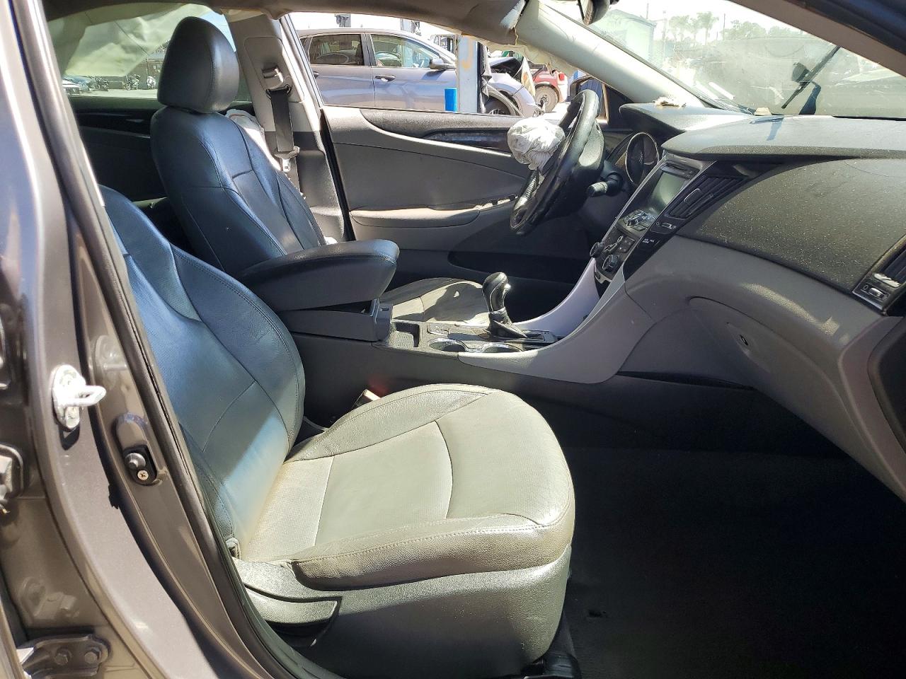 2011 HYUNDAI SONATA