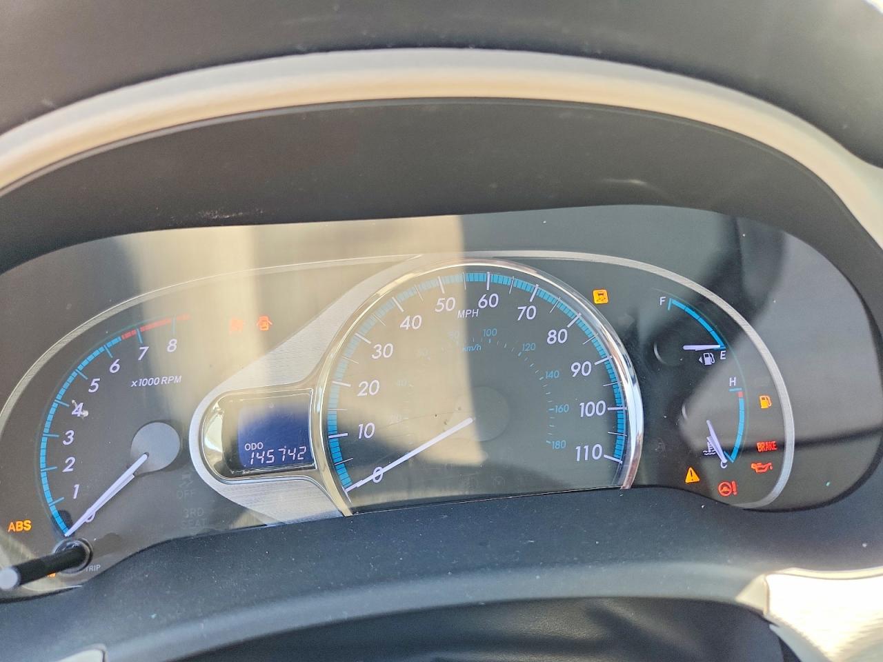 2011 TOYOTA SIENNA