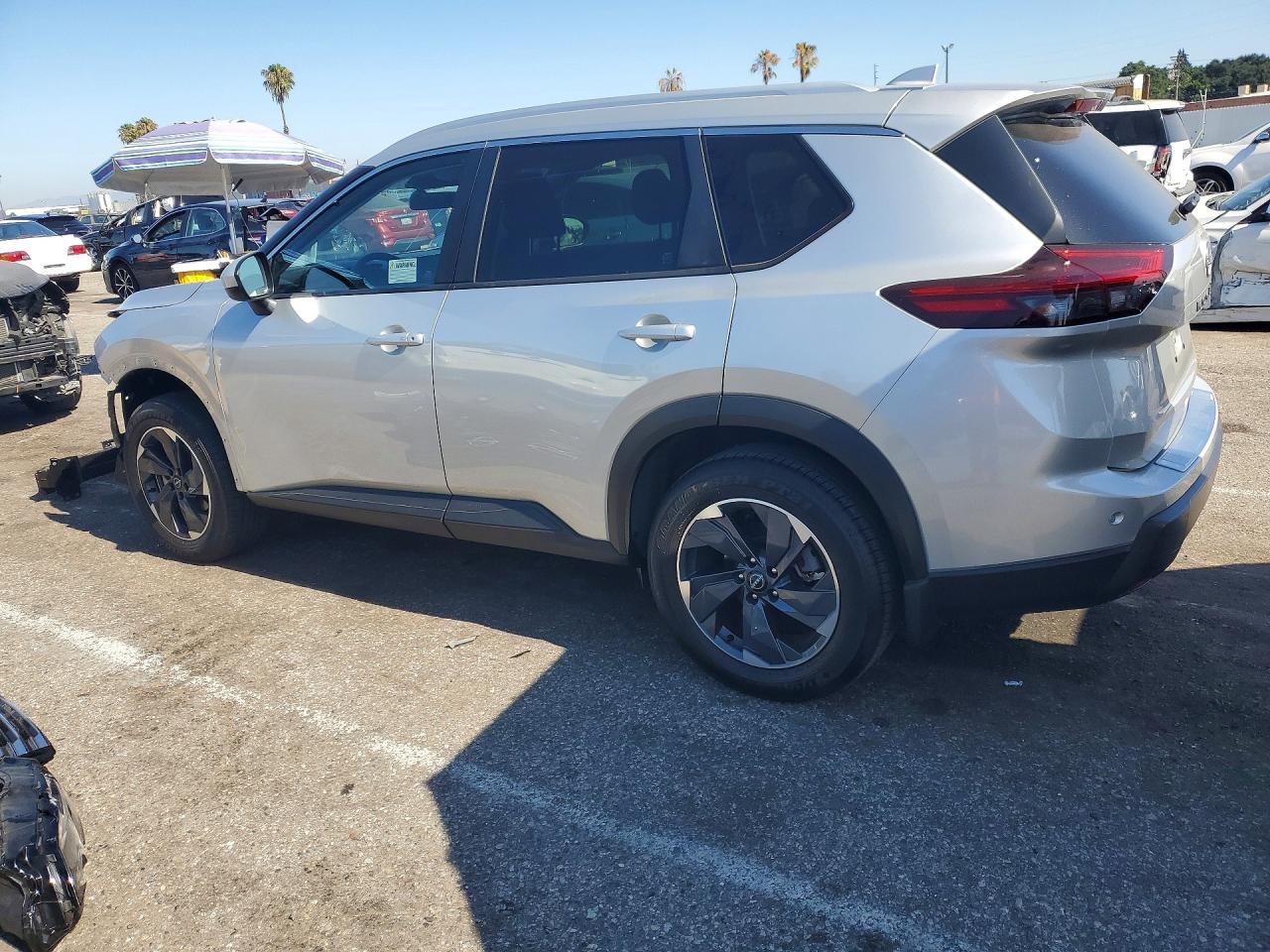 2025 NISSAN ROGUE