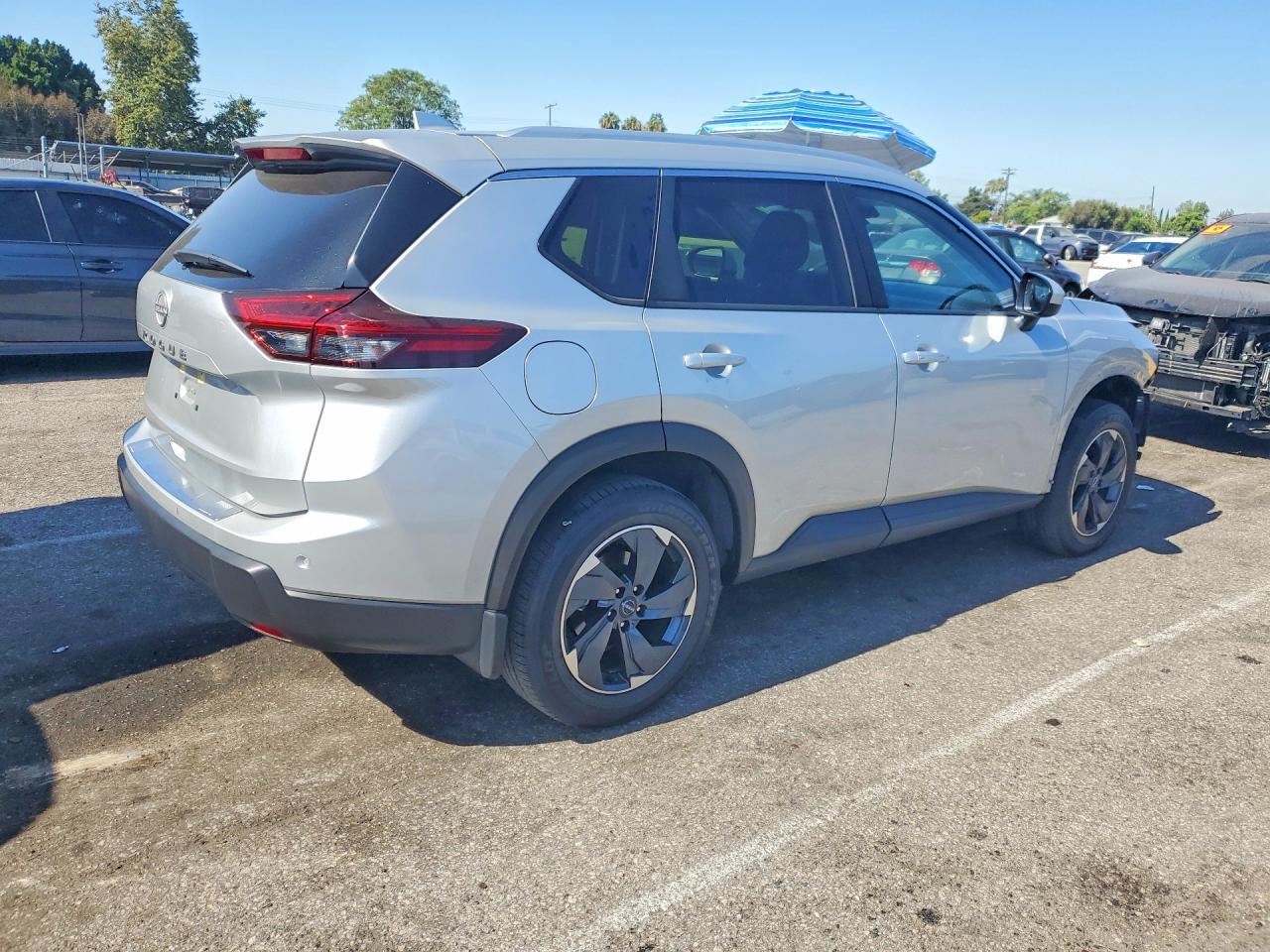2025 NISSAN ROGUE