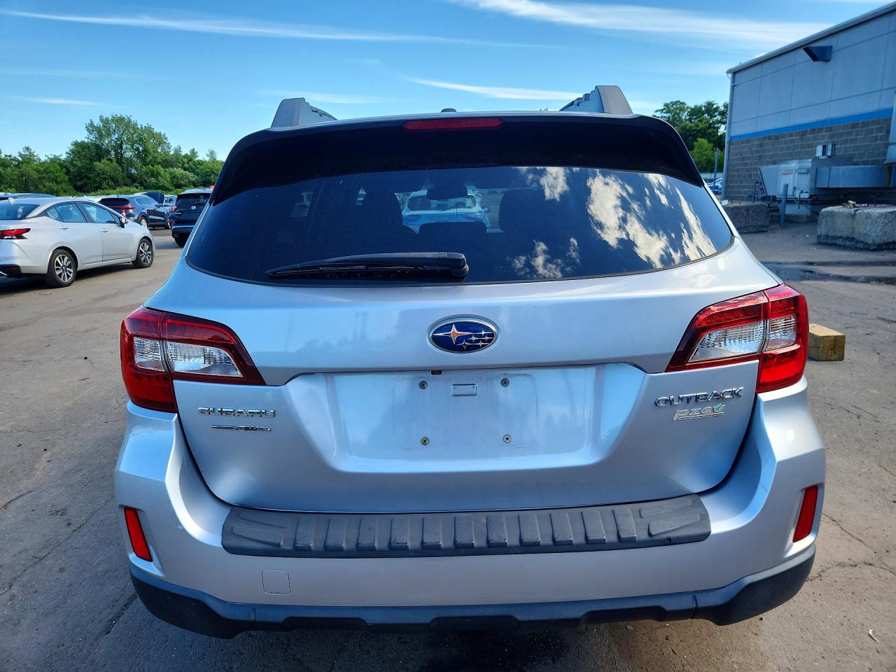 2015 SUBARU OUTBACK