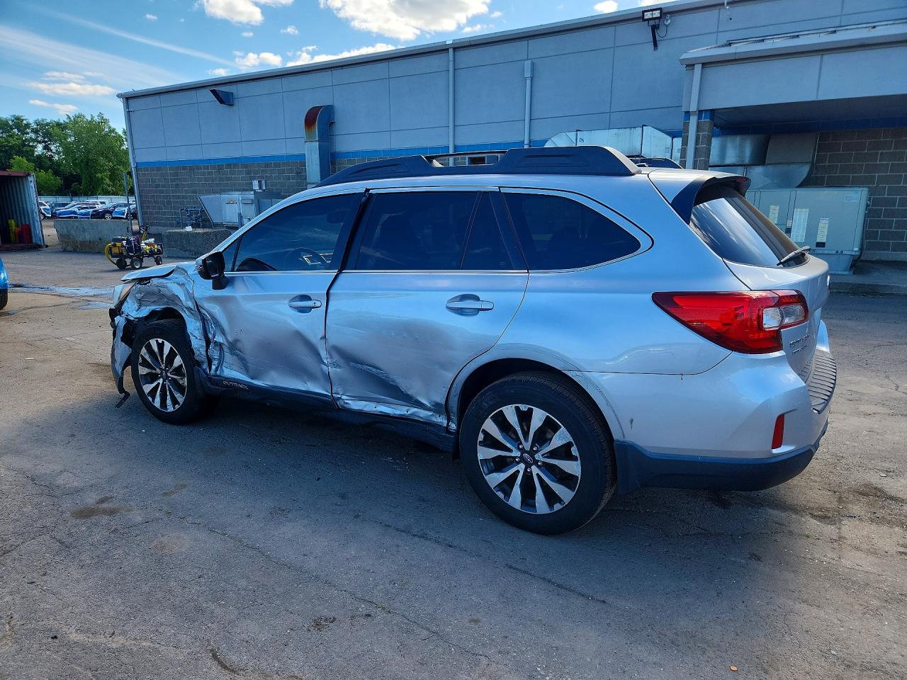 2015 SUBARU OUTBACK