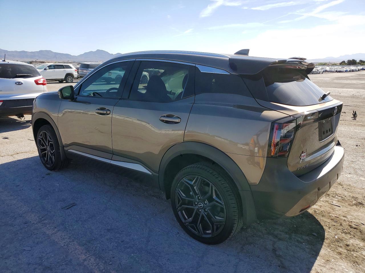 2025 NISSAN KICKS