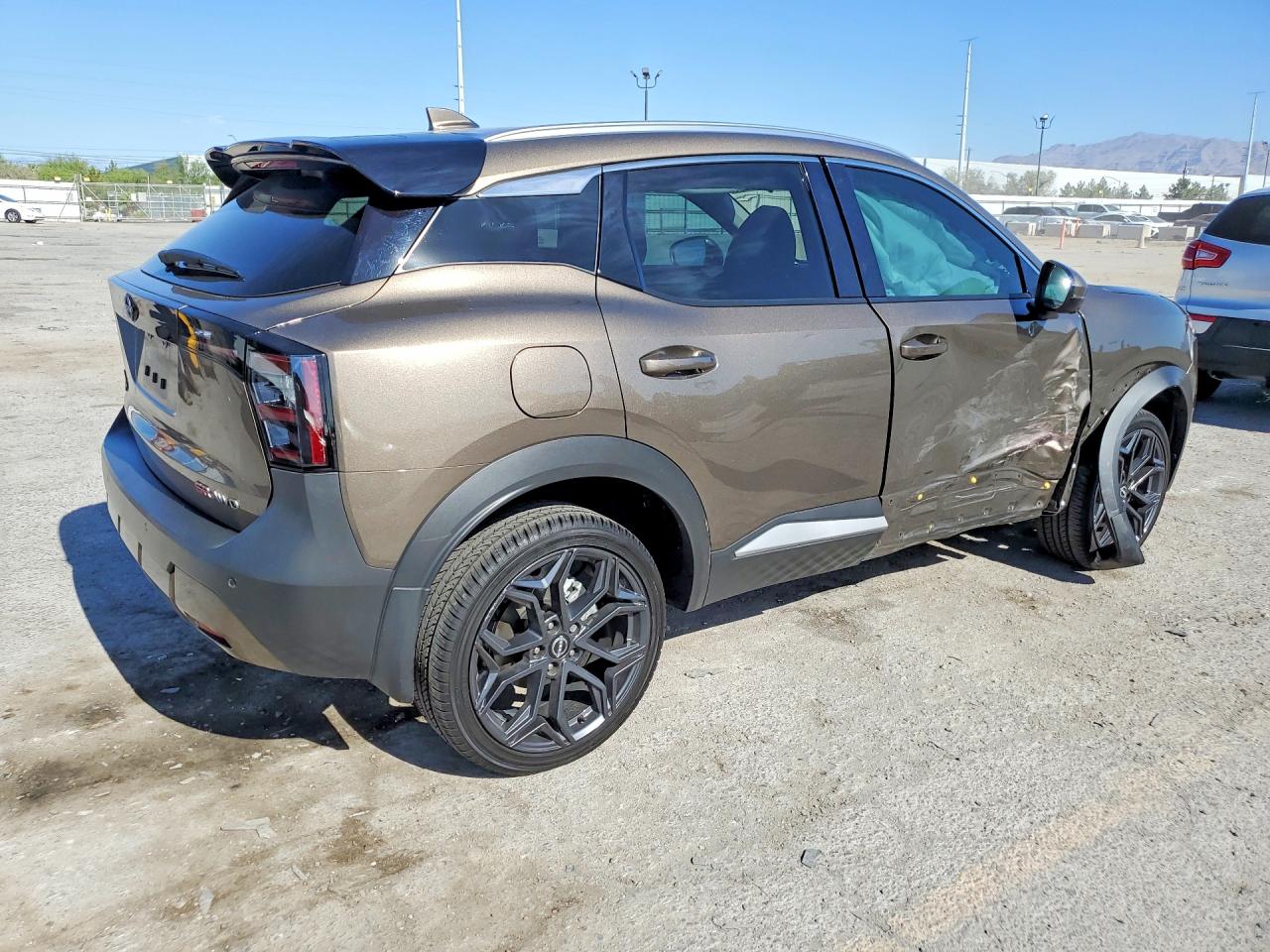 2025 NISSAN KICKS