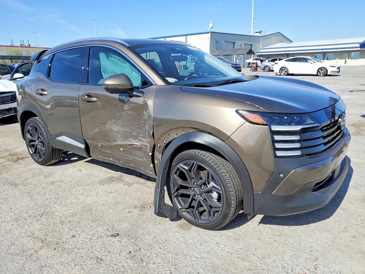 2025 NISSAN KICKS