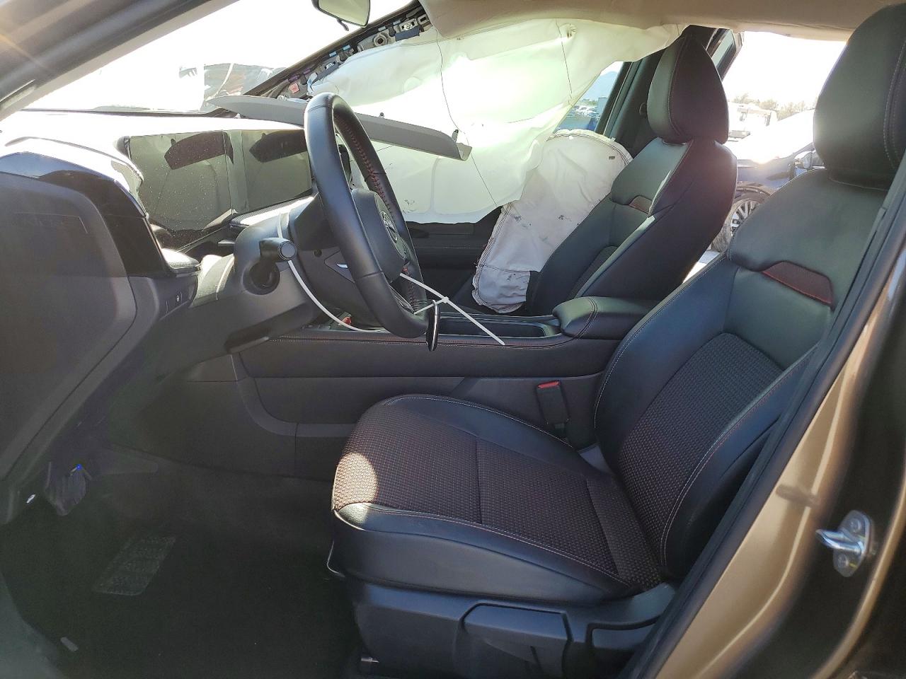 2025 NISSAN KICKS