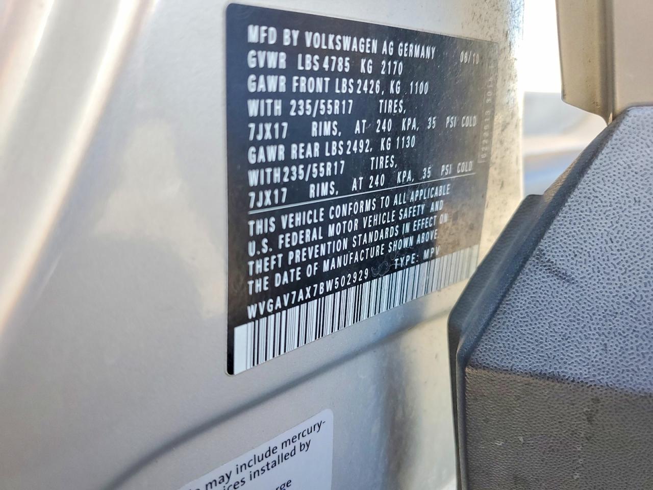 2011 VOLKSWAGEN TIGUAN