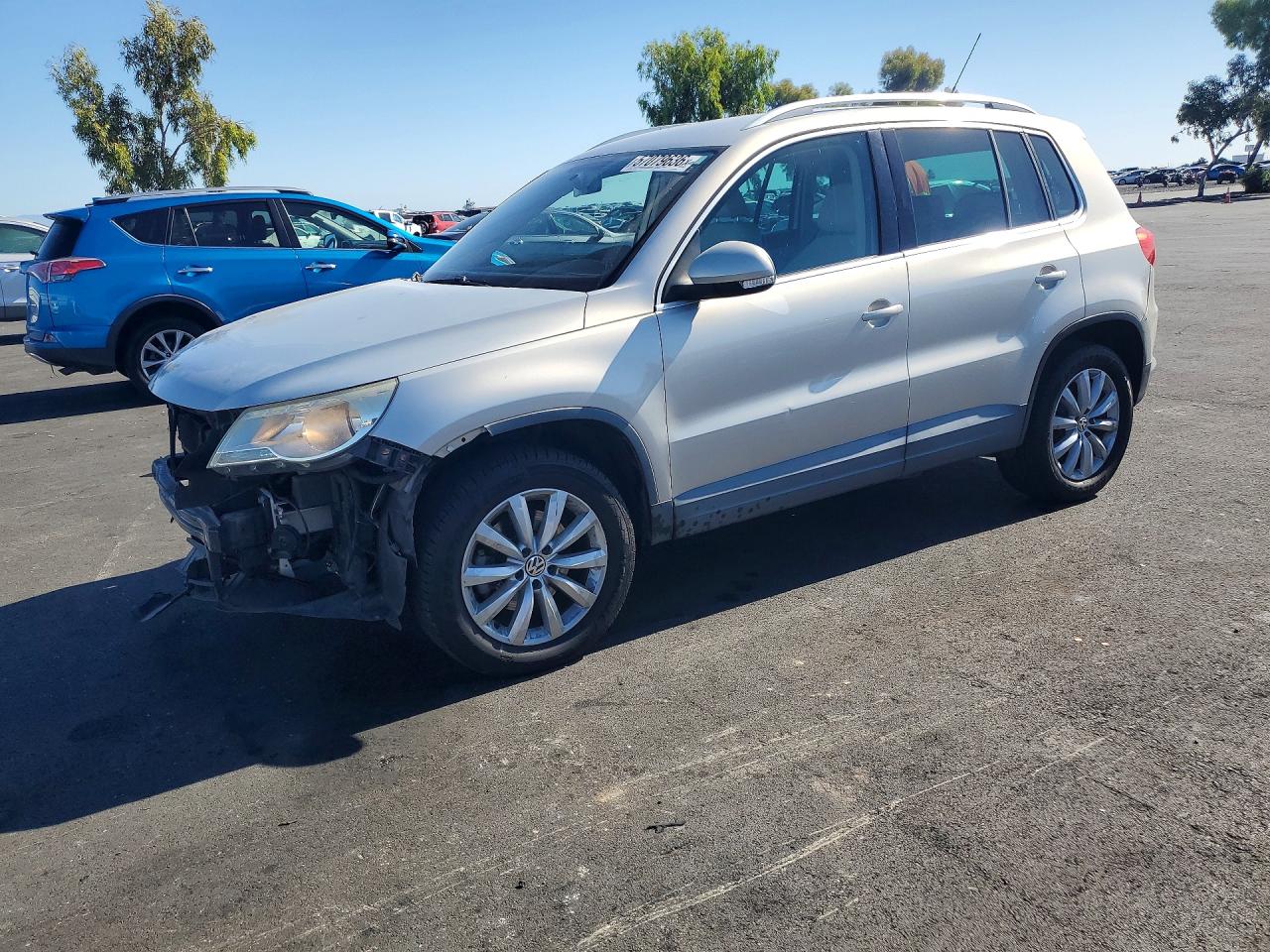 2011 VOLKSWAGEN TIGUAN