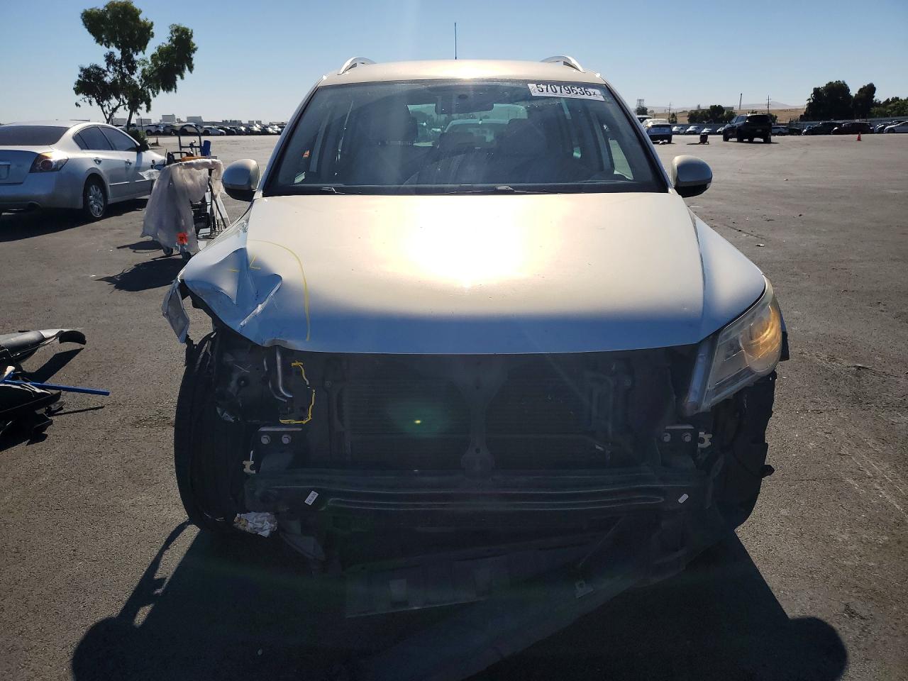 2011 VOLKSWAGEN TIGUAN