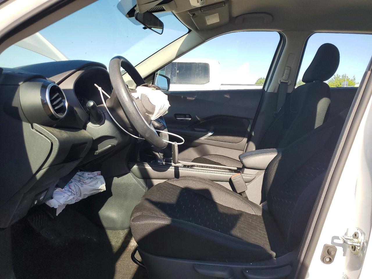 2024 NISSAN KICKS