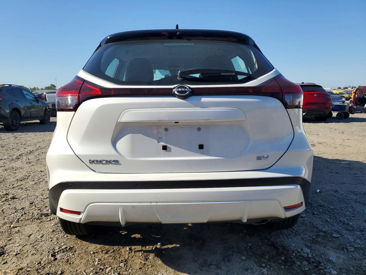 2024 NISSAN KICKS