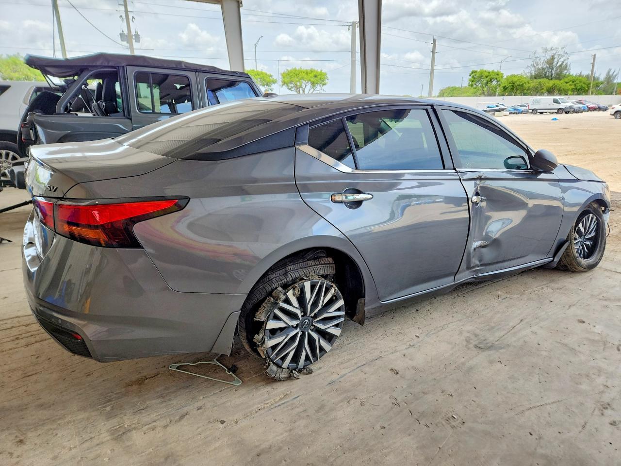 2024 NISSAN ALTIMA