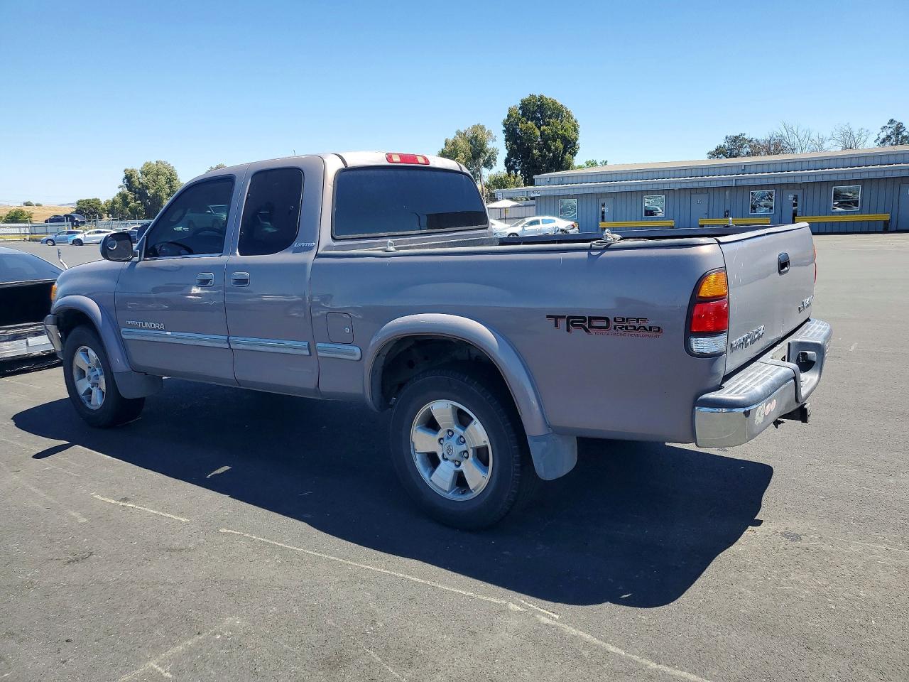 2002 TOYOTA TUNDRA