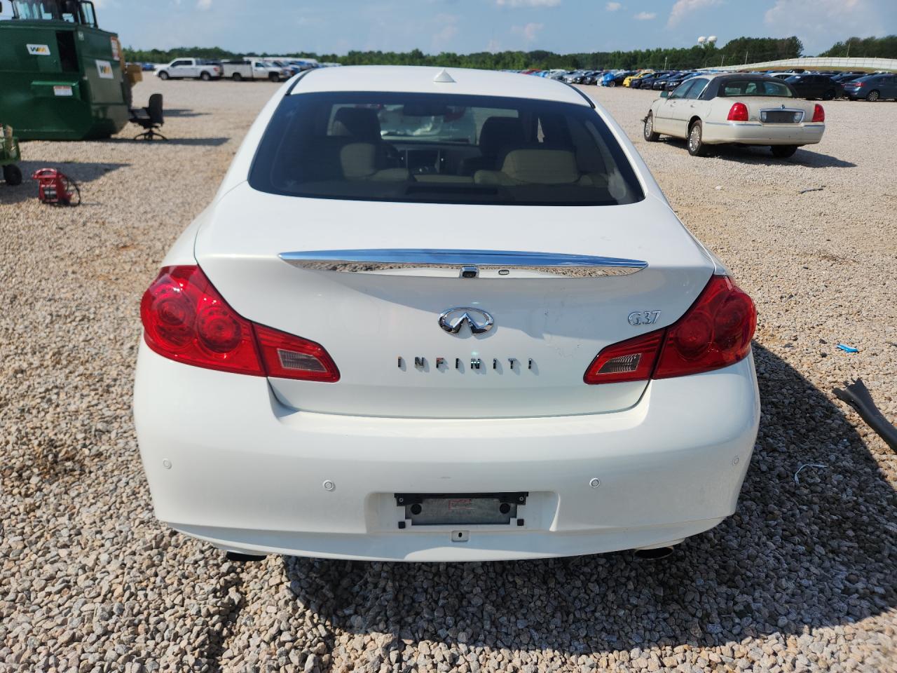 2011 INFINITI G37
