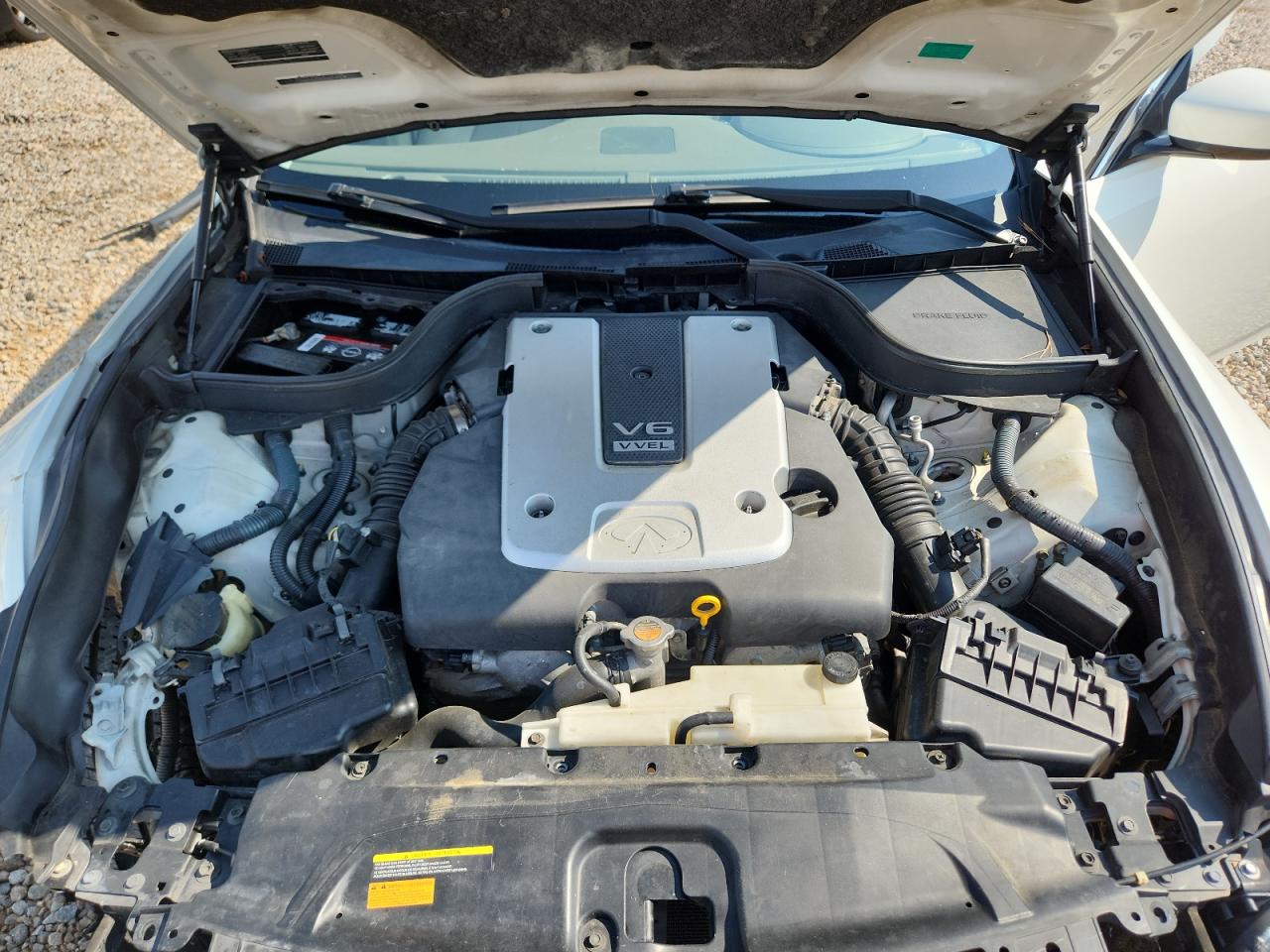 2011 INFINITI G37