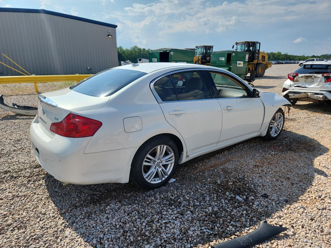 2011 INFINITI G37
