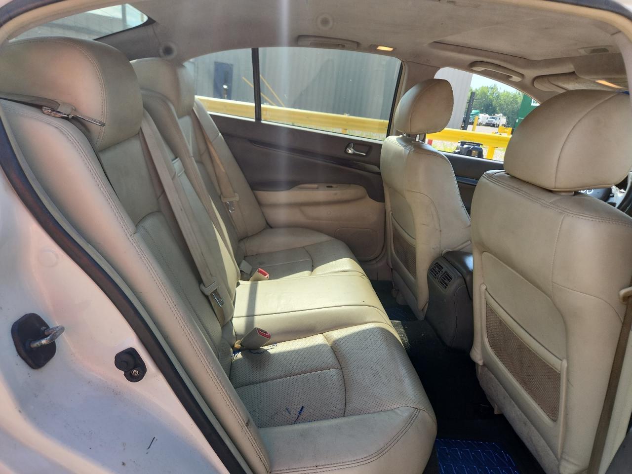 2011 INFINITI G37