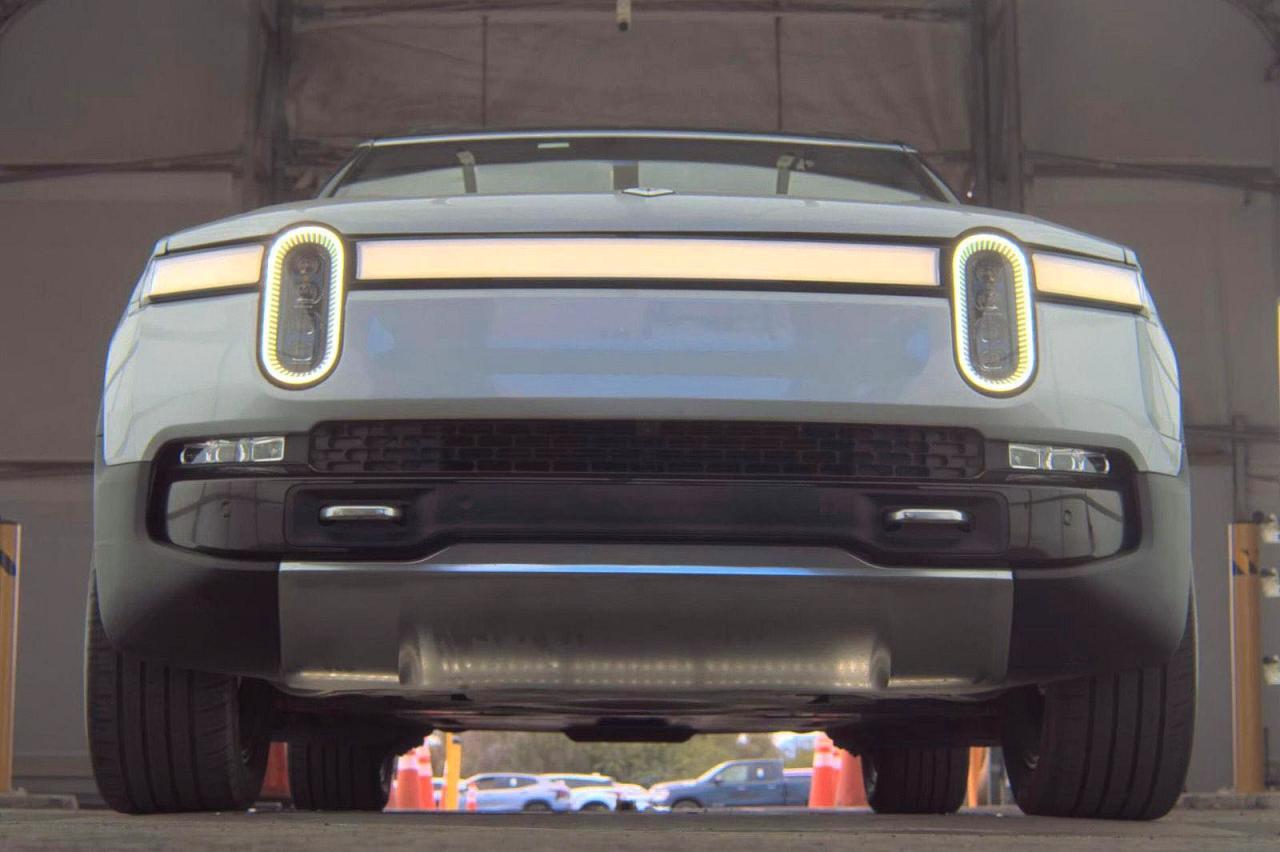 2023 RIVIAN RIS