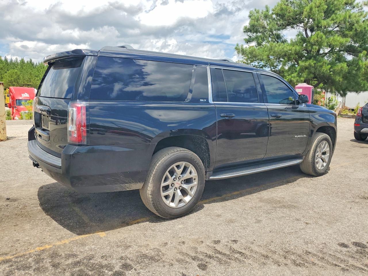 2019 GMC YUKON