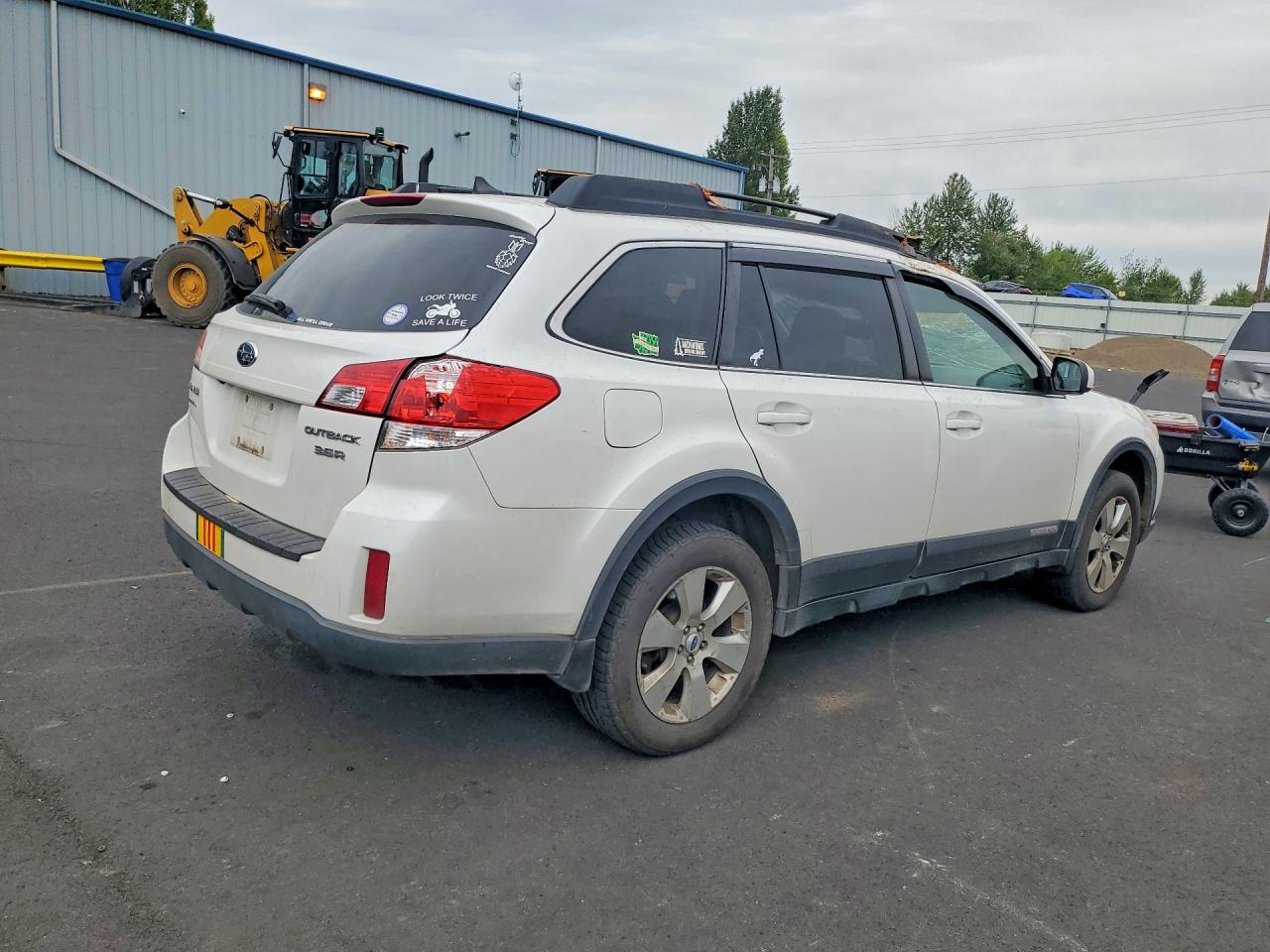 2012 SUBARU OUTBACK
