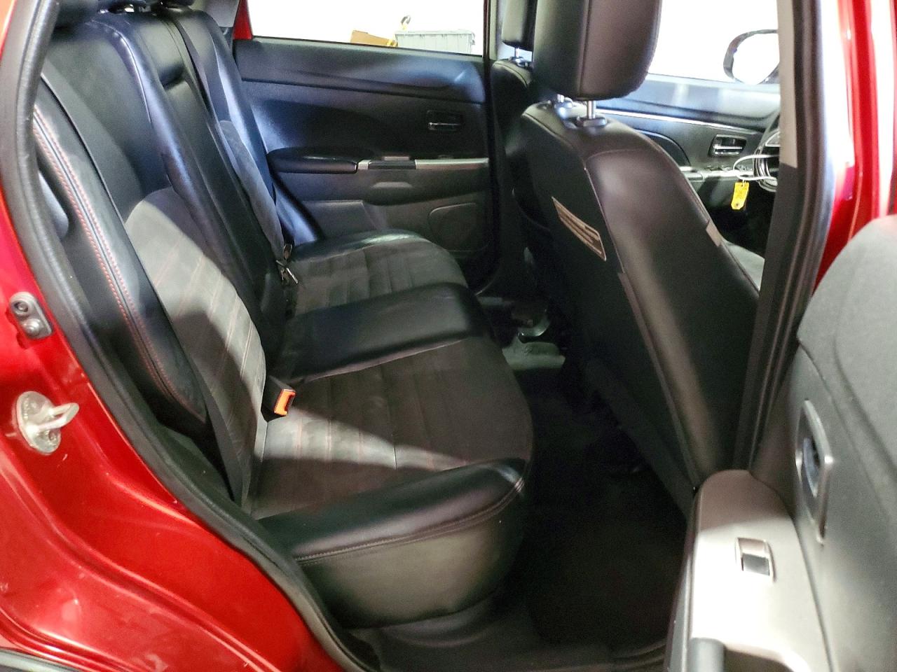 2018 MITSUBISHI OUTLANDER