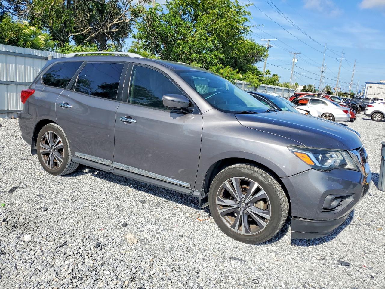 2017 NISSAN PATHFINDER