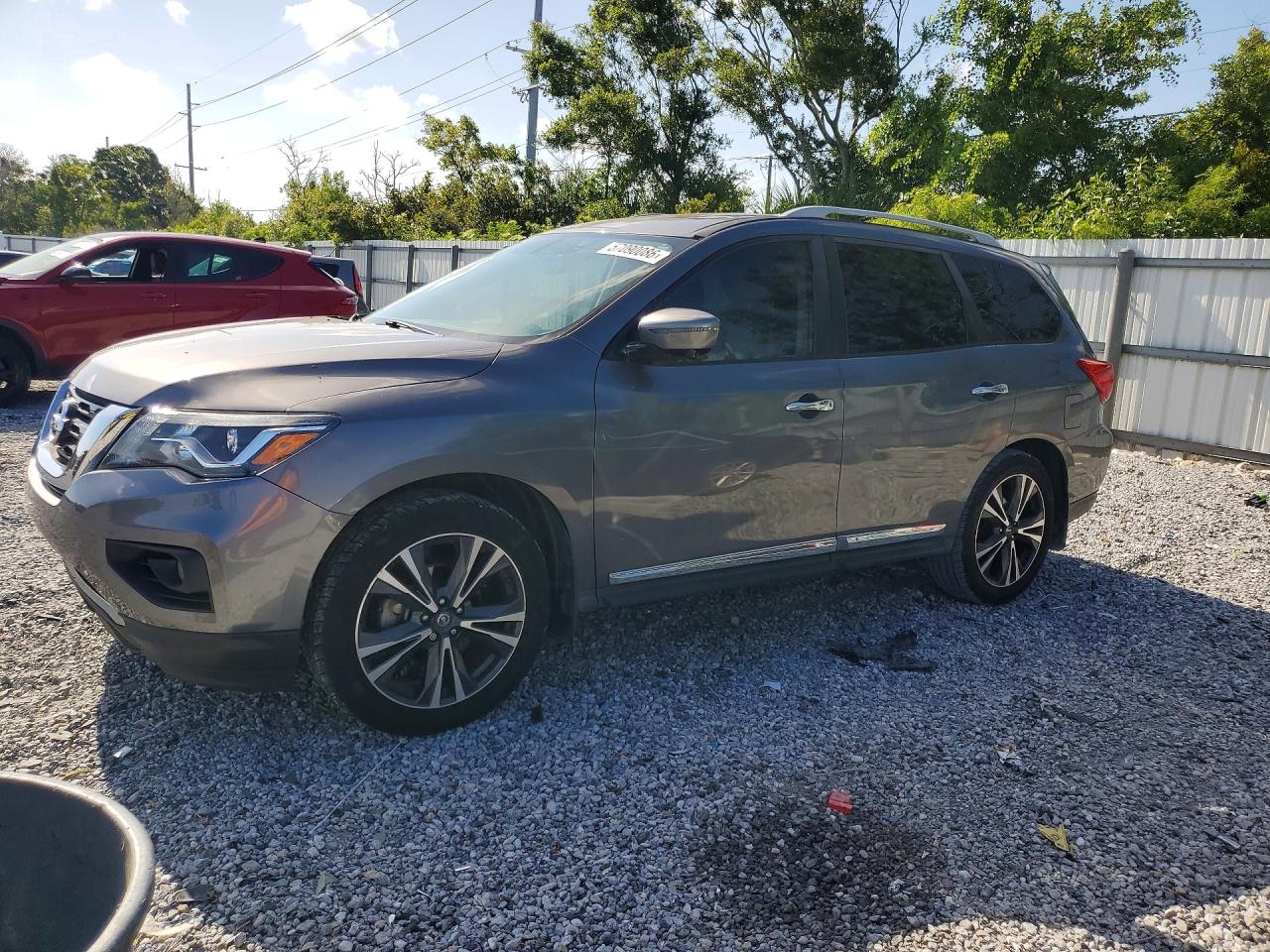 2017 NISSAN PATHFINDER