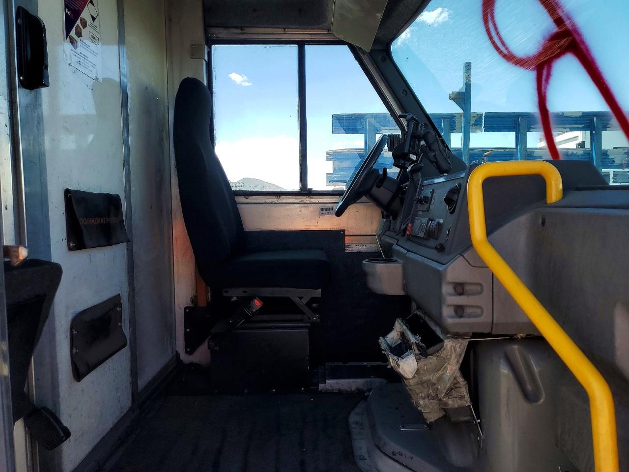 2016 ISUZU NPR