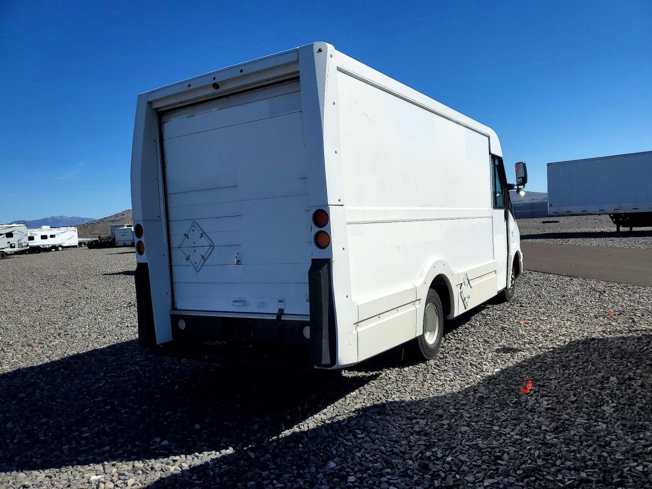 2016 ISUZU NPR