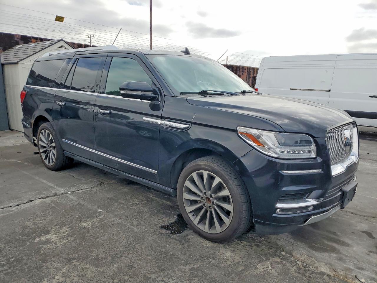 2019 LINCOLN NAVIGATOR