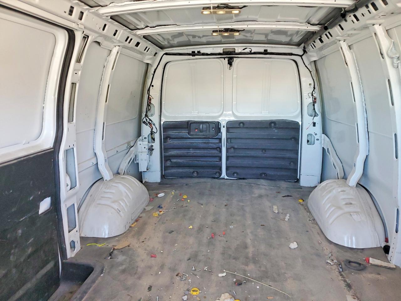 2022 CHEVROLET EXPRESS