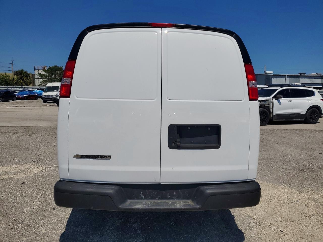 2022 CHEVROLET EXPRESS