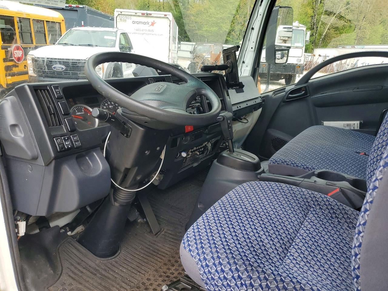2023 ISUZU NPR