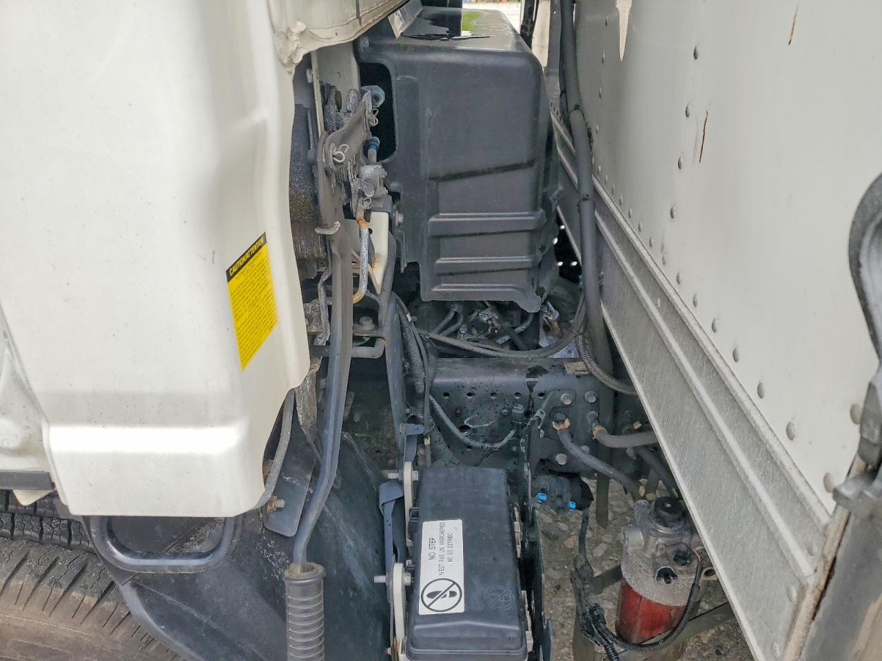 2023 ISUZU NPR