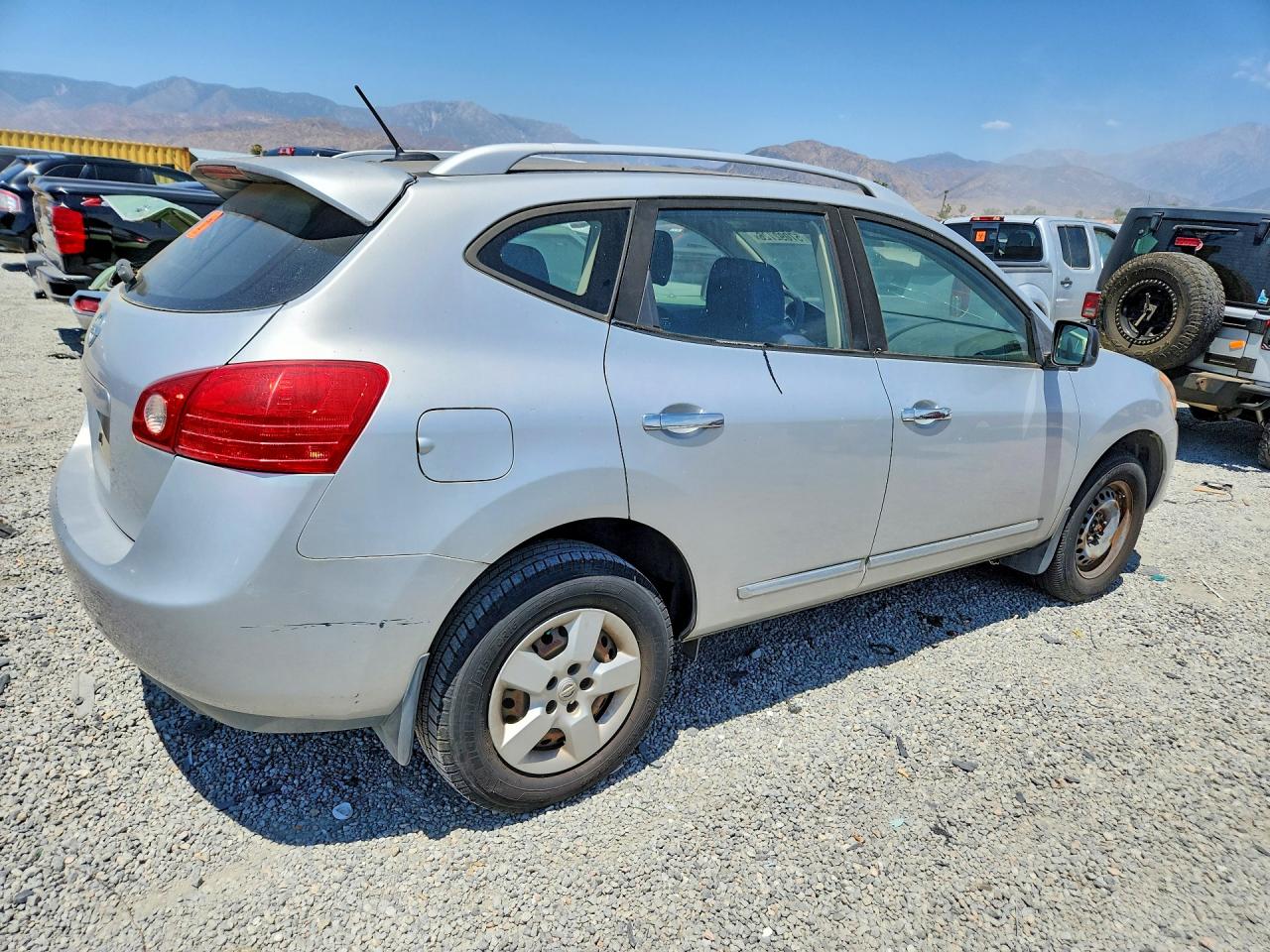 2015 NISSAN ROGUE